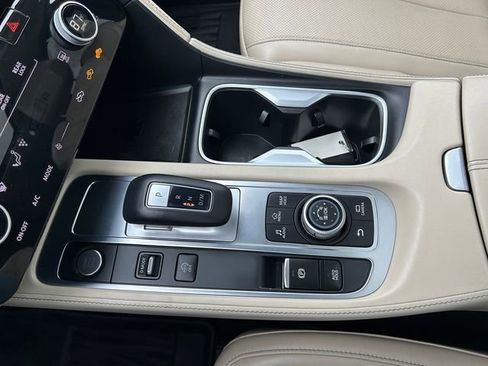 Used 2023 INFINITI QX60 Sensory w/ Vision Package AWD/4WD image 30