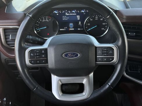 Used 2024 Ford Expedition Limited image 13