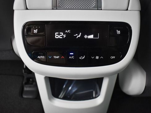 New 2026 Hyundai Ioniq 9 SEL image 17