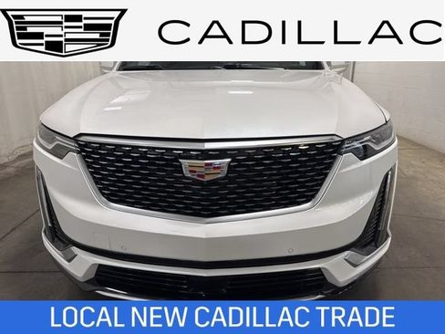 Used 2025 Cadillac XT6 Premium Luxury w/ Technology Package AWD/4WD image 2