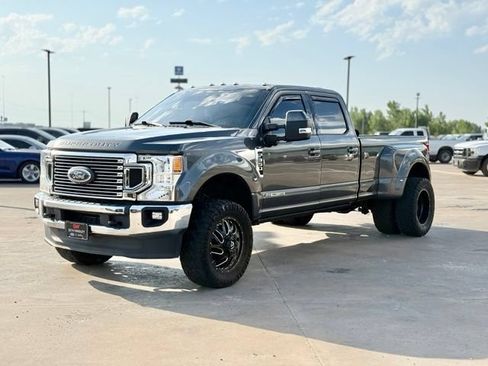 Used 2020 Ford F350 Lariat w/ Lariat Value Package AWD/4WD image 3