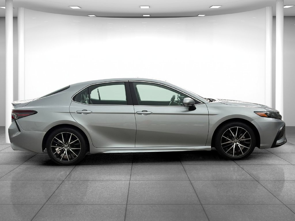 Used 2024 Toyota Camry SE FWD image 8