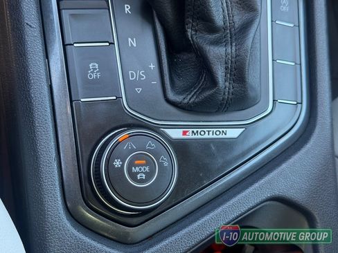 Used 2018 Volkswagen Tiguan SE w/ Panoramic Sunroof Package AWD/4WD image 31