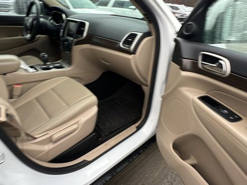 Used 2015 Jeep Grand Cherokee Laredo w/ Quick Order Package 23E image 19