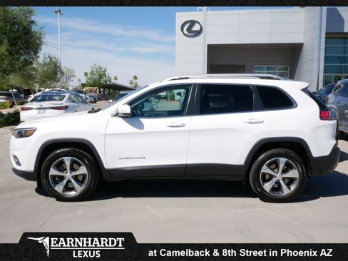 Used 2020 Jeep Cherokee Limited image 3