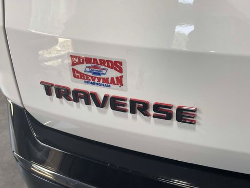 Used 2022 Chevrolet Traverse Premier w/ Redline Edition FWD image 12