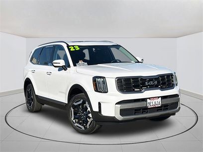 Used 2023 Kia Telluride S w/ S Sunroof Package
