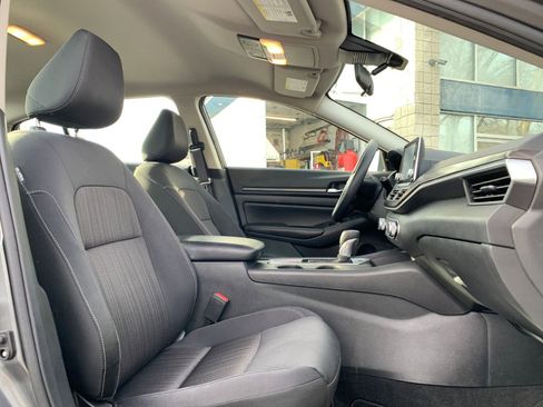 Used 2025 Nissan Altima 2.5 SV image 35