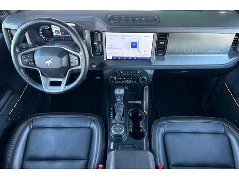 Used 2023 Ford Bronco Badlands image 14