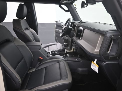 New 2026 Ford Bronco Outer Banks AWD/4WD image 24