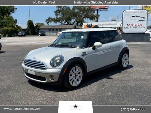 Used 2010 MINI Cooper Hardtop FWD image 1