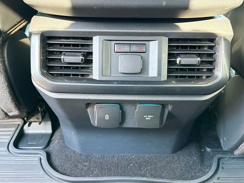Used 2022 Ford F150 Lariat w/ Equipment Group 502A High AWD/4WD image 28