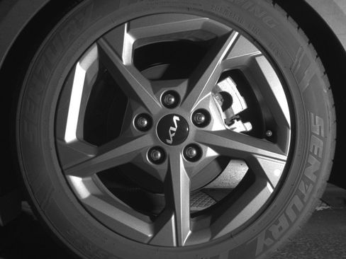 Used 2025 Kia K4 LXS image 14