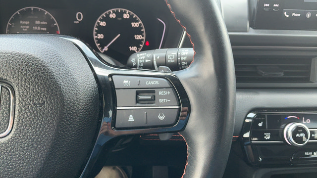 Used 2025 Honda Pilot TrailSport image 13