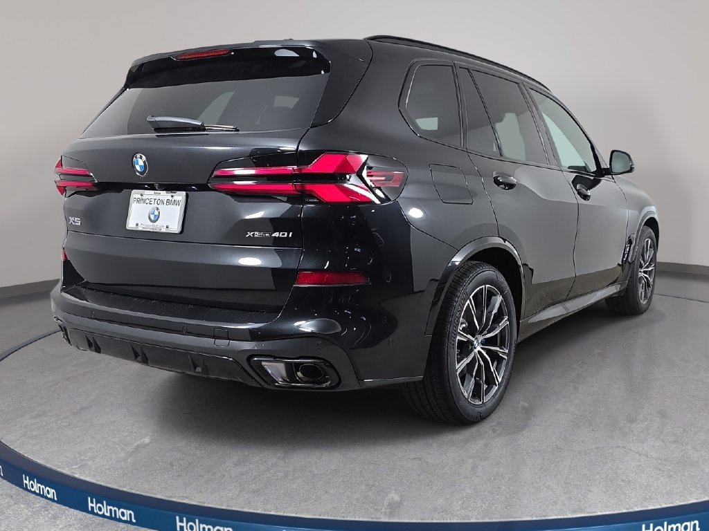Certified 2026 BMW X5 xDrive40i w/ M Sport Package AWD/4WD image 5