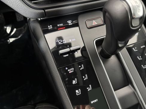 Certified 2023 Porsche Macan image 31