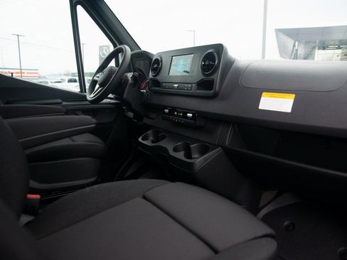 Used 2024 Mercedes-Benz Sprinter 3500 image 30