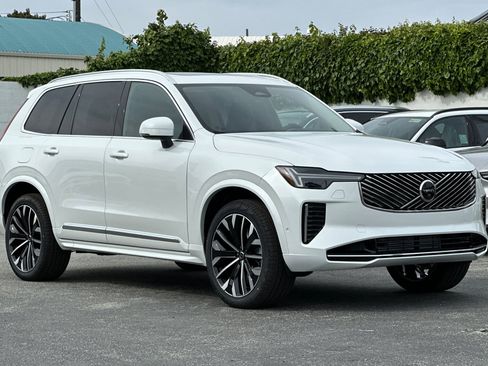 New 2025 Volvo XC90 T8 Plus w/ Protection Package Premier image 7