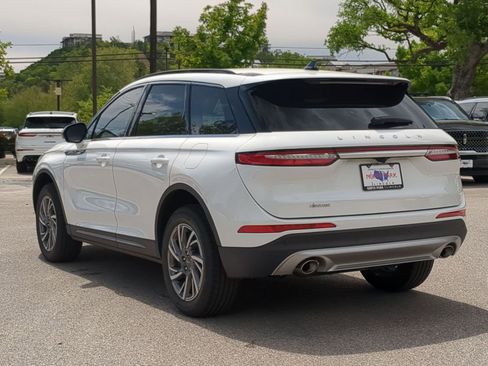 New 2026 Lincoln Corsair Premiere FWD image 5