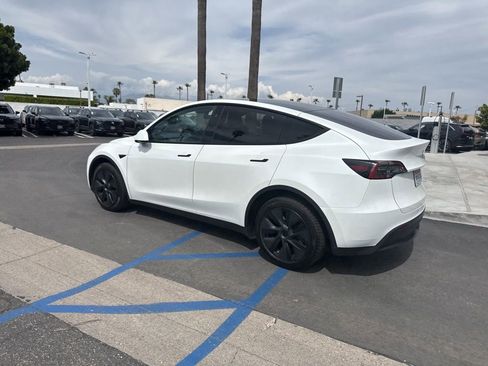 Used 2024 Tesla Model Y Long Range image 14