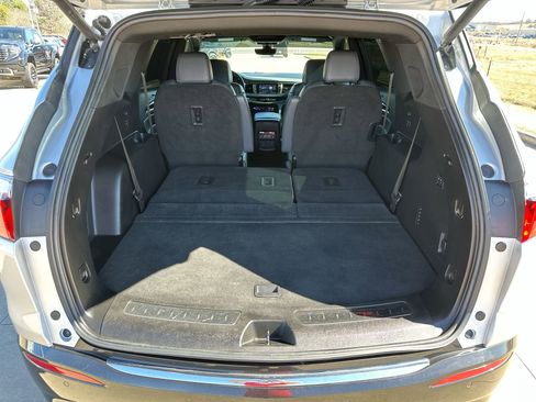 Used 2022 Buick Enclave Premium image 23