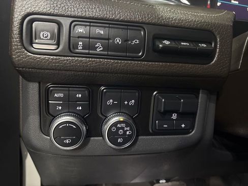 Used 2021 GMC Yukon Denali w/ Denali Ultimate Package image 20