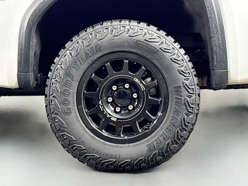 Certified 2024 GMC Sierra 1500 AT4X w/ AT4X AEV Edition image 36