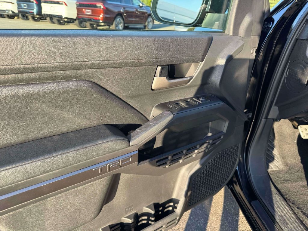 Used 2025 Toyota Tacoma TRD Sport AWD/4WD image 16