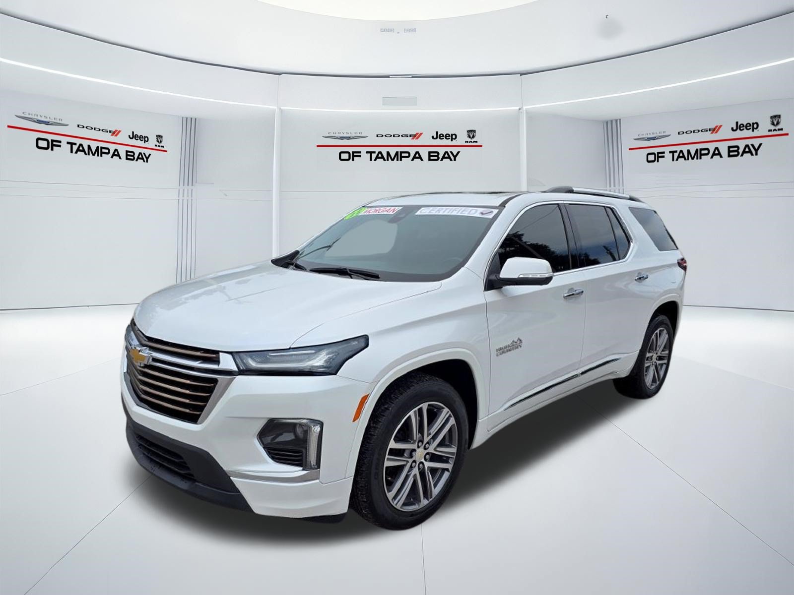 Used 2022 Chevrolet Traverse High Country FWD image 2