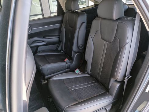 Used 2021 Kia Sorento S image 28