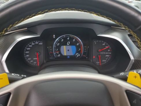 Used 2018 Chevrolet Corvette Stingray Convertible RWD image 17