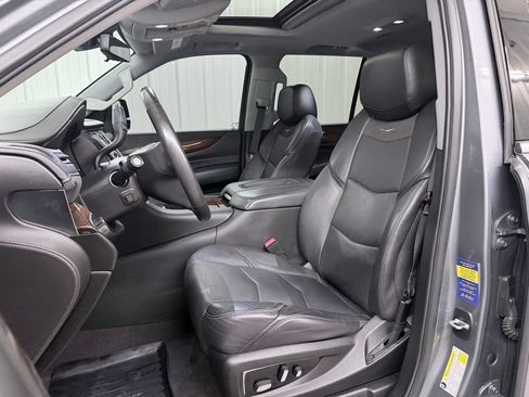 Used 2020 Cadillac Escalade Luxury w/ LPO, Radiant Package AWD/4WD image 14