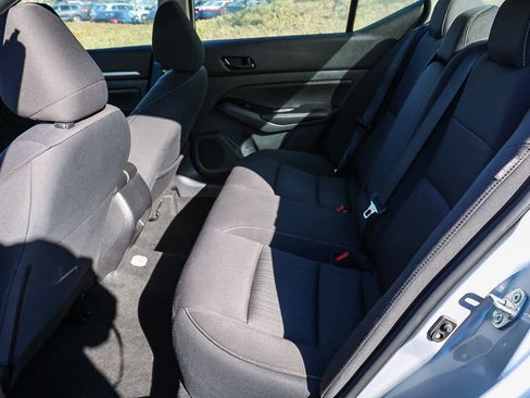 Used 2023 Nissan Altima 2.5 SV image 18