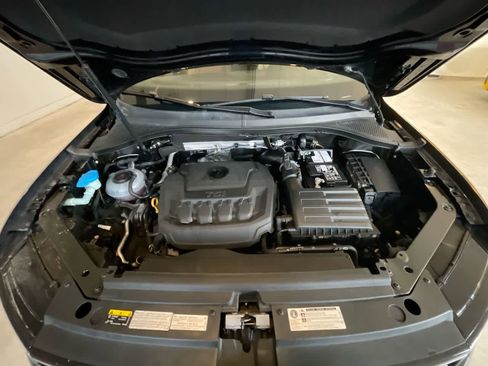 Used 2019 Volkswagen Tiguan SE w/ Panoramic Sunroof Package image 24