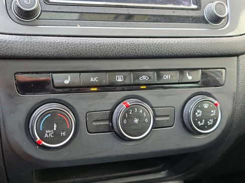 Used 2016 Volkswagen Tiguan SE image 23