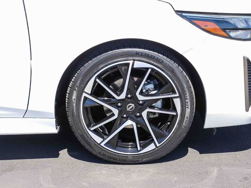 Used 2024 Nissan Sentra SR FWD image 11