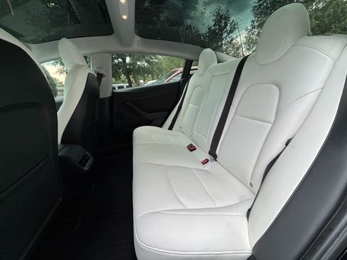 Used 2022 Tesla Model 3 Long Range AWD/4WD image 25
