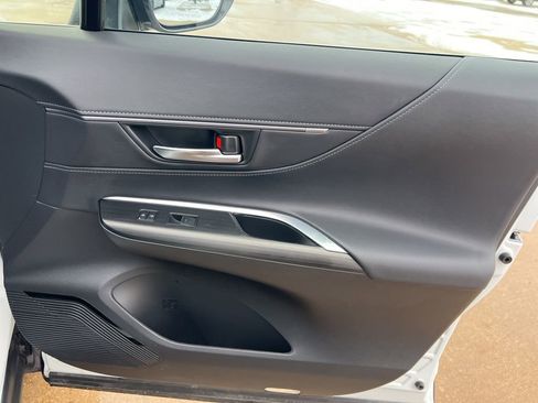 Used 2024 Toyota Venza Nightshade image 30