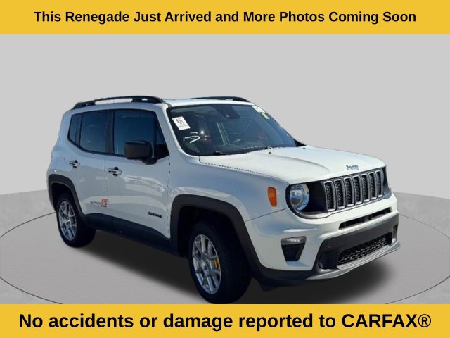Used 2022 Jeep Renegade Sport w/ Sport Appearance Group AWD/4WD image 2