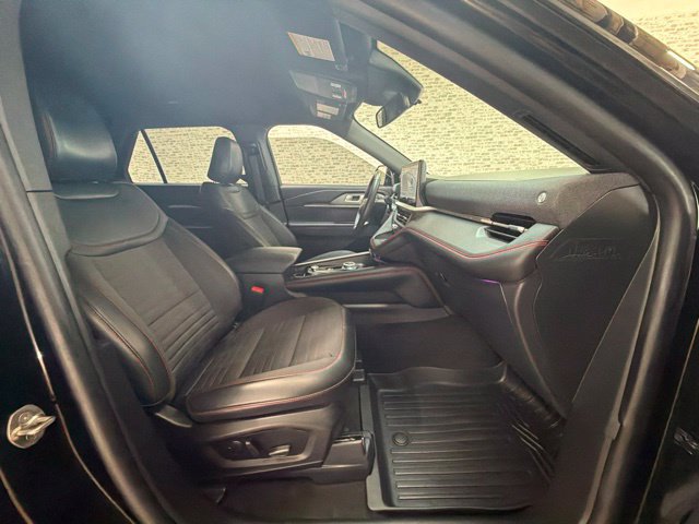 Used 2025 Ford Explorer ST-Line w/ Premium Package RWD image 11