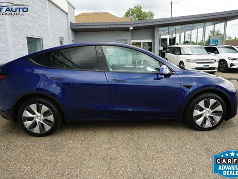 Used 2023 Tesla Model Y Long Range AWD/4WD image 6