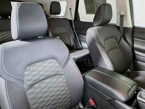 Used 2022 Nissan Pathfinder SV w/ SV Premium Package image 28