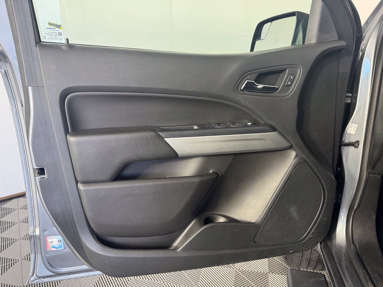 Used 2022 Chevrolet Colorado LT w/ LT Convenience Package RWD image 8