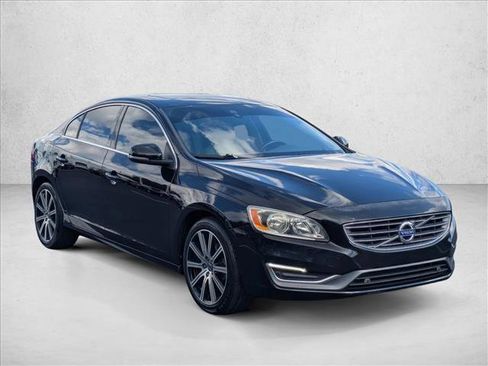 Used 2017 Volvo S60 T5 Inscription FWD image 3