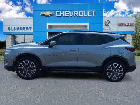 Used 2025 Chevrolet Blazer RS w/ LPO, Floor Liner Package AWD/4WD image 2