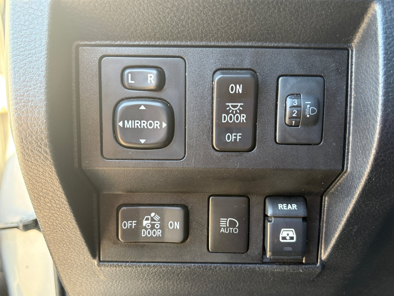 Used 2019 Toyota Tundra SR5 RWD image 28