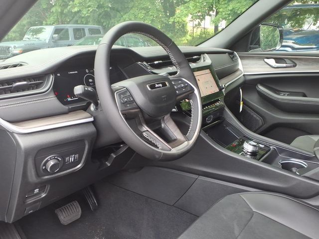 New 2026 Jeep Grand Cherokee L 4WD image 13