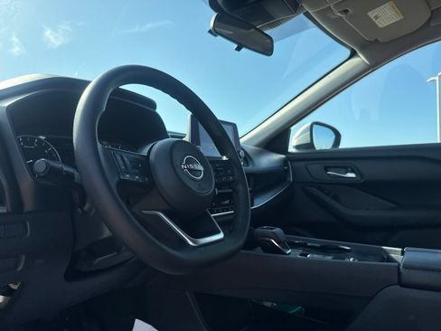 Certified 2024 Nissan Rogue SV FWD image 38