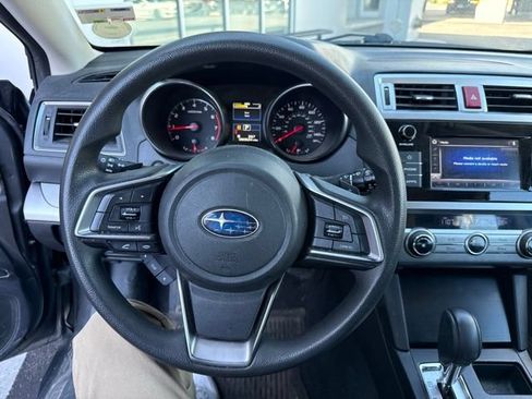 Used 2018 Subaru Outback 2.5i AWD/4WD image 8