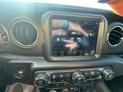 Used 2022 Jeep Wrangler Unlimited Sahara AWD/4WD image 24